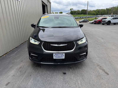 2022 Chrysler Pacifica, $0. Photo 3