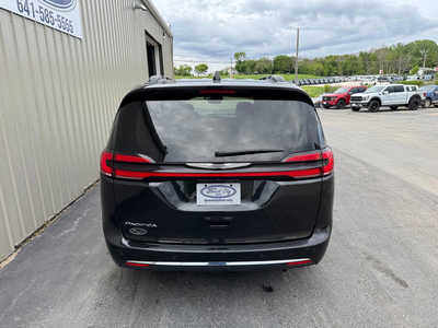 2022 Chrysler Pacifica, $0. Photo 4