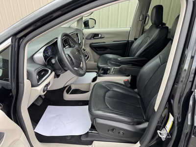 2022 Chrysler Pacifica, $0. Photo 9
