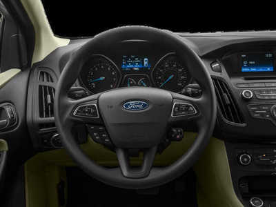 2017 Ford Focus, $12791. Photo 5