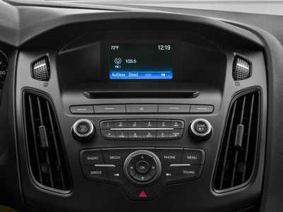 2017 Ford Focus, $12791. Photo 8