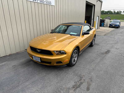 2010 Ford Mustang, $12999. Photo 3
