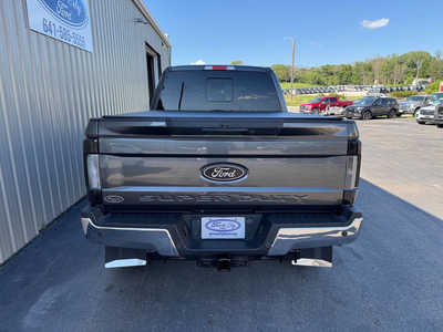 2017 Ford F250 Crew Cab, $41971. Photo 4