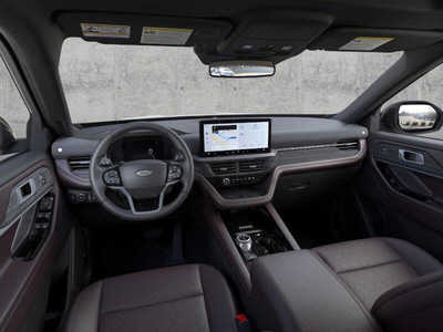 2025 Ford Explorer, $52881. Photo 9