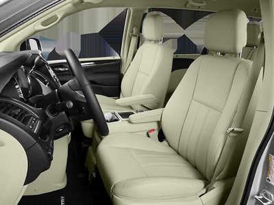 2013 Chrysler Town & Country, $0. Photo 7