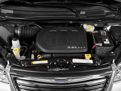 2013 Chrysler Town & Country, $0. Photo 9
