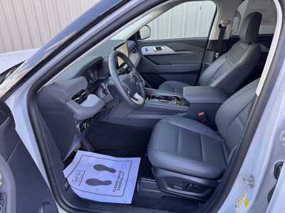 2025 Ford Explorer, $48710. Photo 9