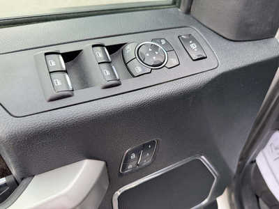 2017 Ford F250 Crew Cab, $33999. Photo 8