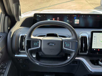 2025 Ford Expedition, $84940. Photo 9