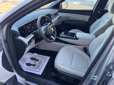 2025 Hyundai Tucson, $34947. Photo 9