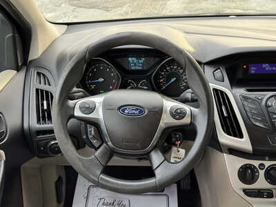 2012 Ford Focus, $0. Photo 10