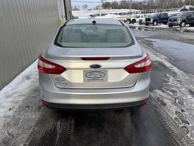 2012 Ford Focus, $0. Photo 4