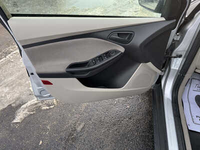 2012 Ford Focus, $0. Photo 7