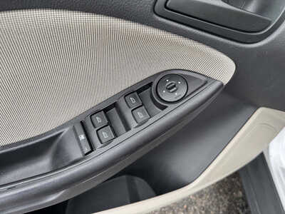 2012 Ford Focus, $0. Photo 8