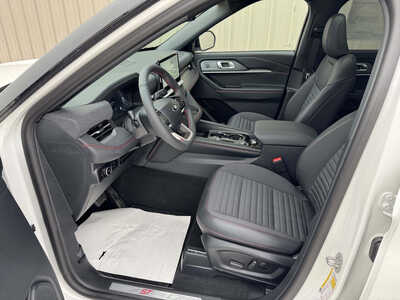 2026 Ford Explorer, $52505. Photo 9