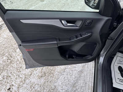 2024 Ford Escape, $26482. Photo 7