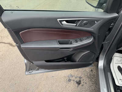 2021 Ford Edge, $27899. Photo 7