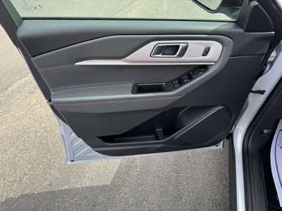 2026 Ford Explorer, $46791. Photo 8