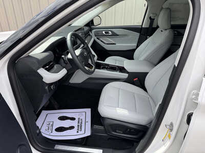 2026 Ford Explorer, $55143. Photo 10