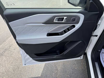 2026 Ford Explorer, $55143. Photo 8