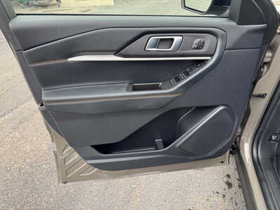 2026 Ford Explorer, $48878. Photo 8