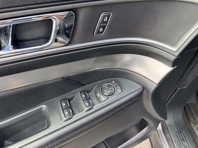 2019 Ford Explorer, $23069. Photo 8