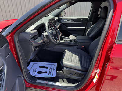 2025 Ford Explorer, $39535. Photo 9