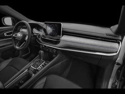 2025 Jeep Compass, $0. Photo 11