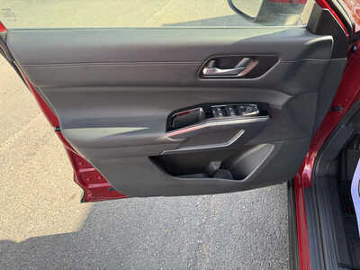 2024 Nissan Pathfinder, $36274. Photo 7