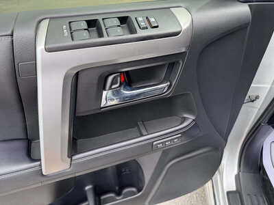 2021 Toyota 4Runner, $44069. Photo 8