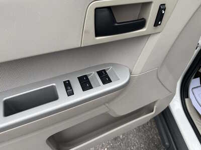 2012 Ford Escape, $6069. Photo 11