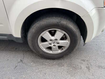 2012 Ford Escape, $6069. Photo 9