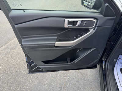 2023 Ford Explorer, $27366. Photo 7