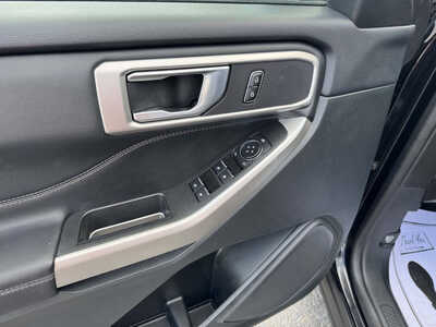 2023 Ford Explorer, $27366. Photo 8