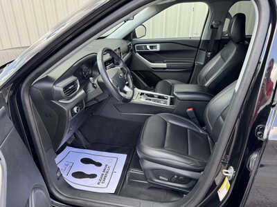 2023 Ford Explorer, $27366. Photo 9