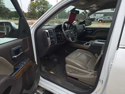2017 Chevrolet 1500 Crew Cab, $24900. Photo 3
