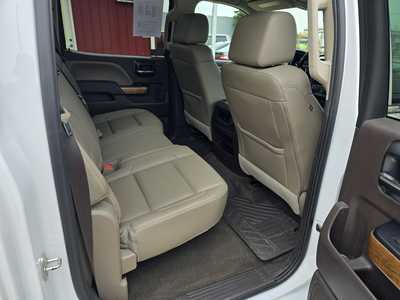 2017 Chevrolet 1500 Crew Cab, $24900. Photo 5