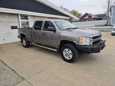 2014 Chevrolet 2500 Crew Cab, $16900. Photo 2