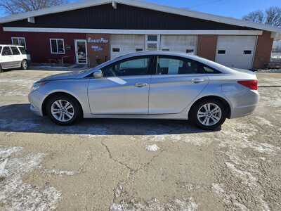 2013 Hyundai Sonata, $3900. Photo 5