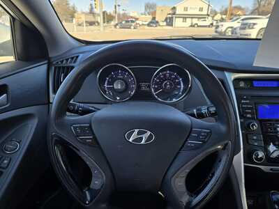 2013 Hyundai Sonata, $3900. Photo 10