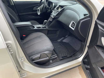 2015 Chevrolet Equinox, $6450. Photo 11