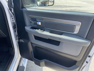 2015 RAM 1500 Crew Cab, $18500. Photo 10