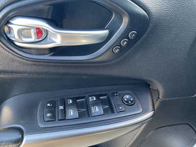 2020 Jeep Cherokee, $14990. Photo 11