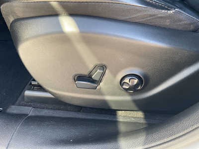 2020 Jeep Cherokee, $14990. Photo 12