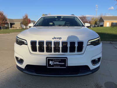 2020 Jeep Cherokee, $14990. Photo 2