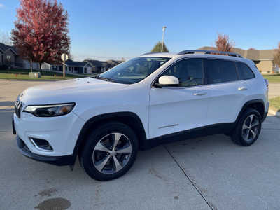 2020 Jeep Cherokee, $14990. Photo 3