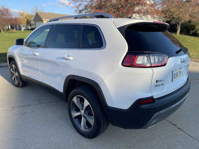 2020 Jeep Cherokee, $14990. Photo 5