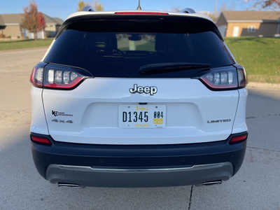 2020 Jeep Cherokee, $14990. Photo 6