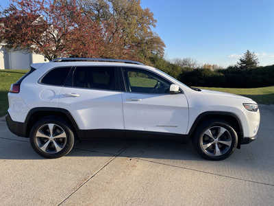 2020 Jeep Cherokee, $14990. Photo 8