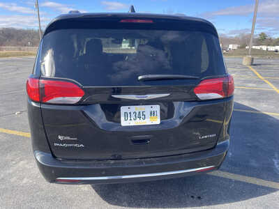 2018 Chrysler Pacifica, $13950. Photo 6